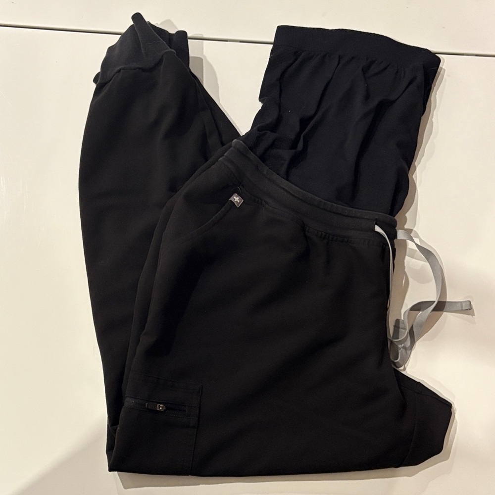 FIGS Zamora Maternity Jogger Scrub Pants